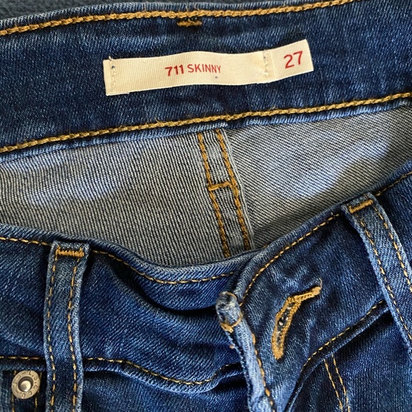 Levi’s 711 Skinny (Ankle) Jeans - Picture 6 of 7